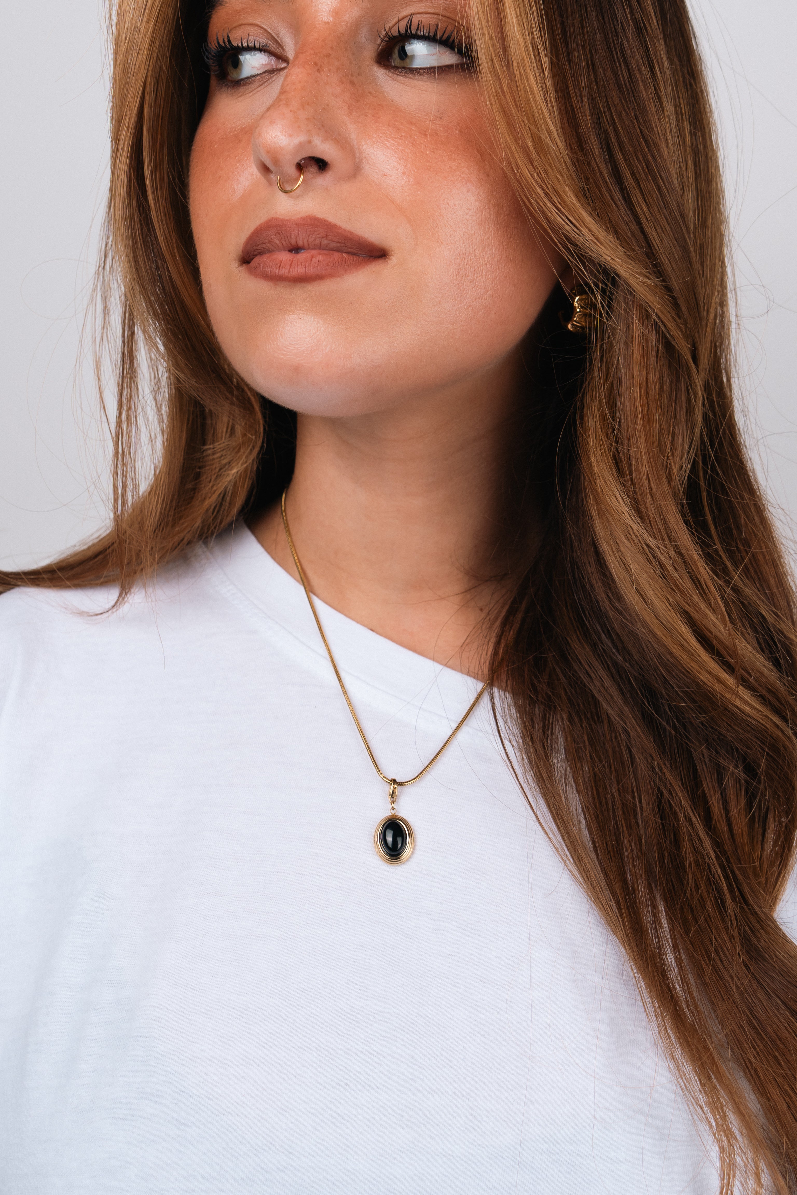 BLACK PENDENT