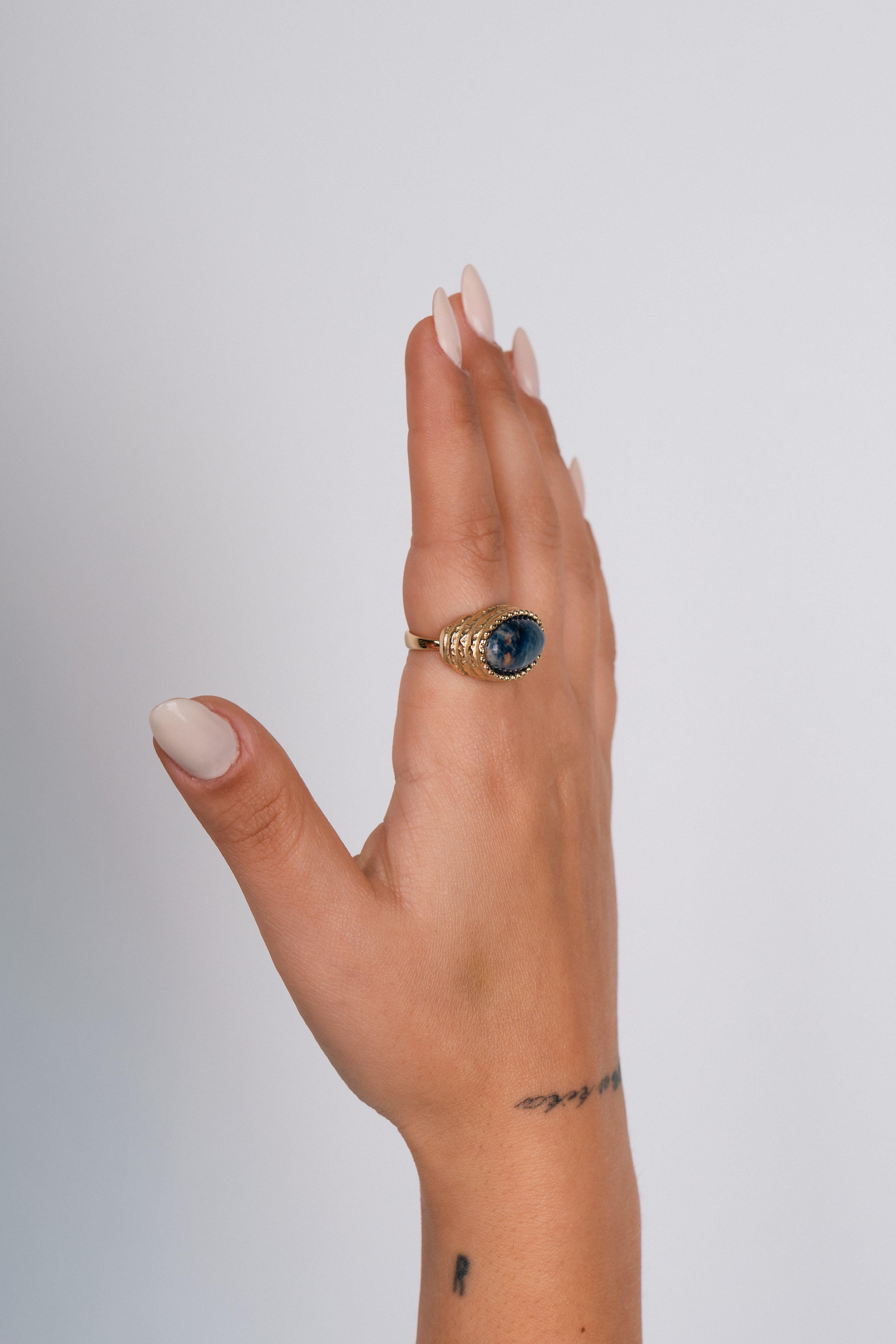 LEYA RING (BLUE)