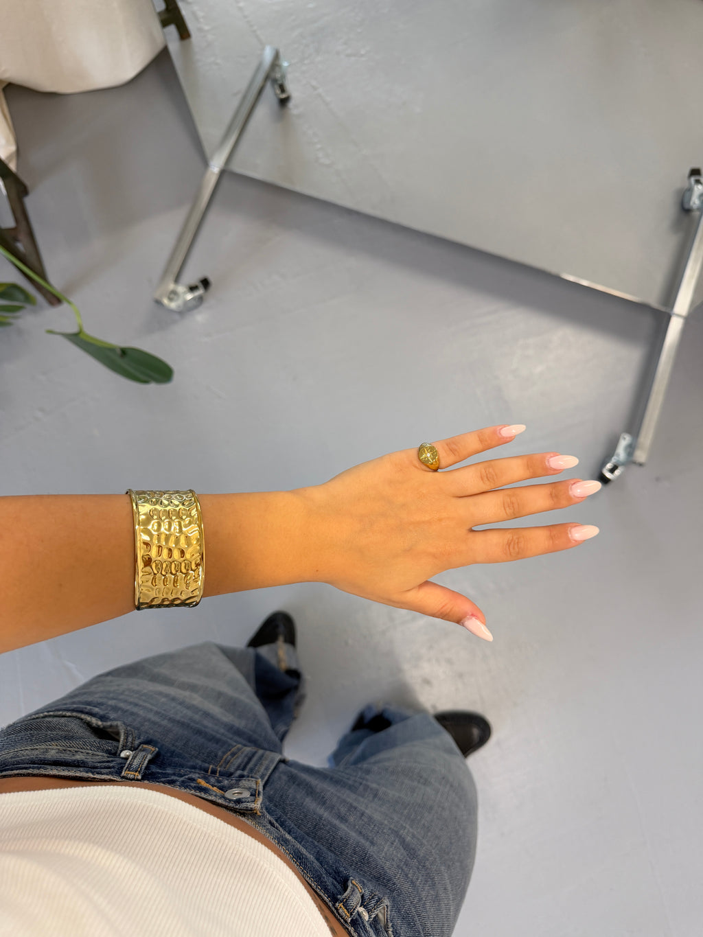GOLD DETAILED BRACELET