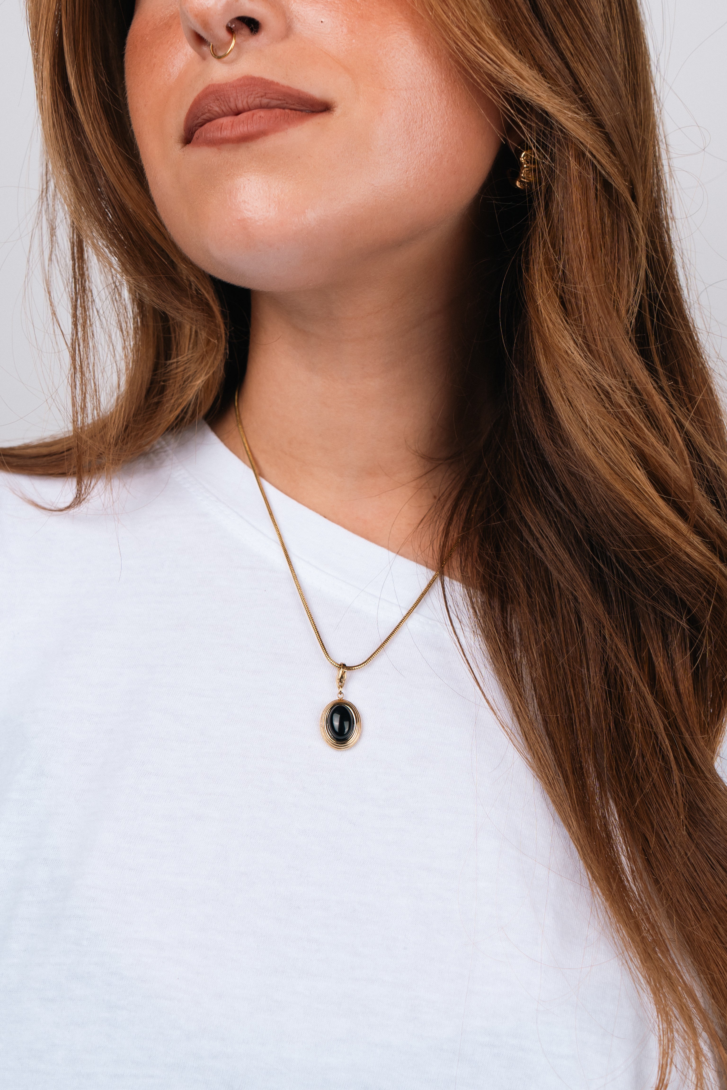 BLACK PENDENT