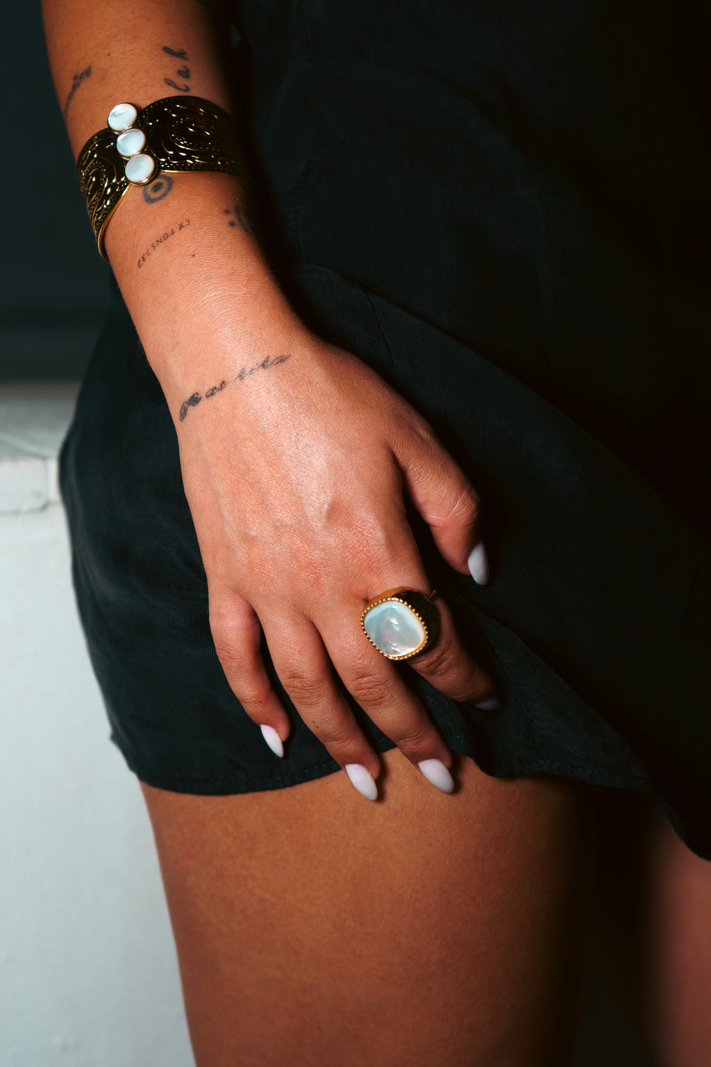 SAKURA WHITE RING