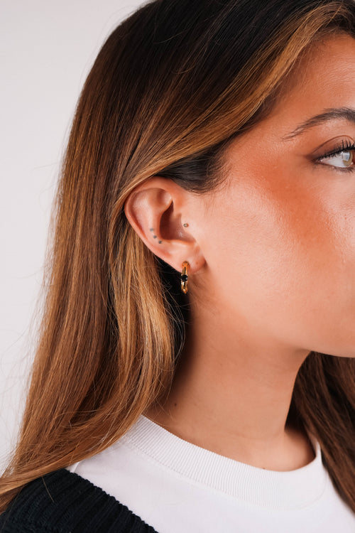 BLACK DOT EARRING