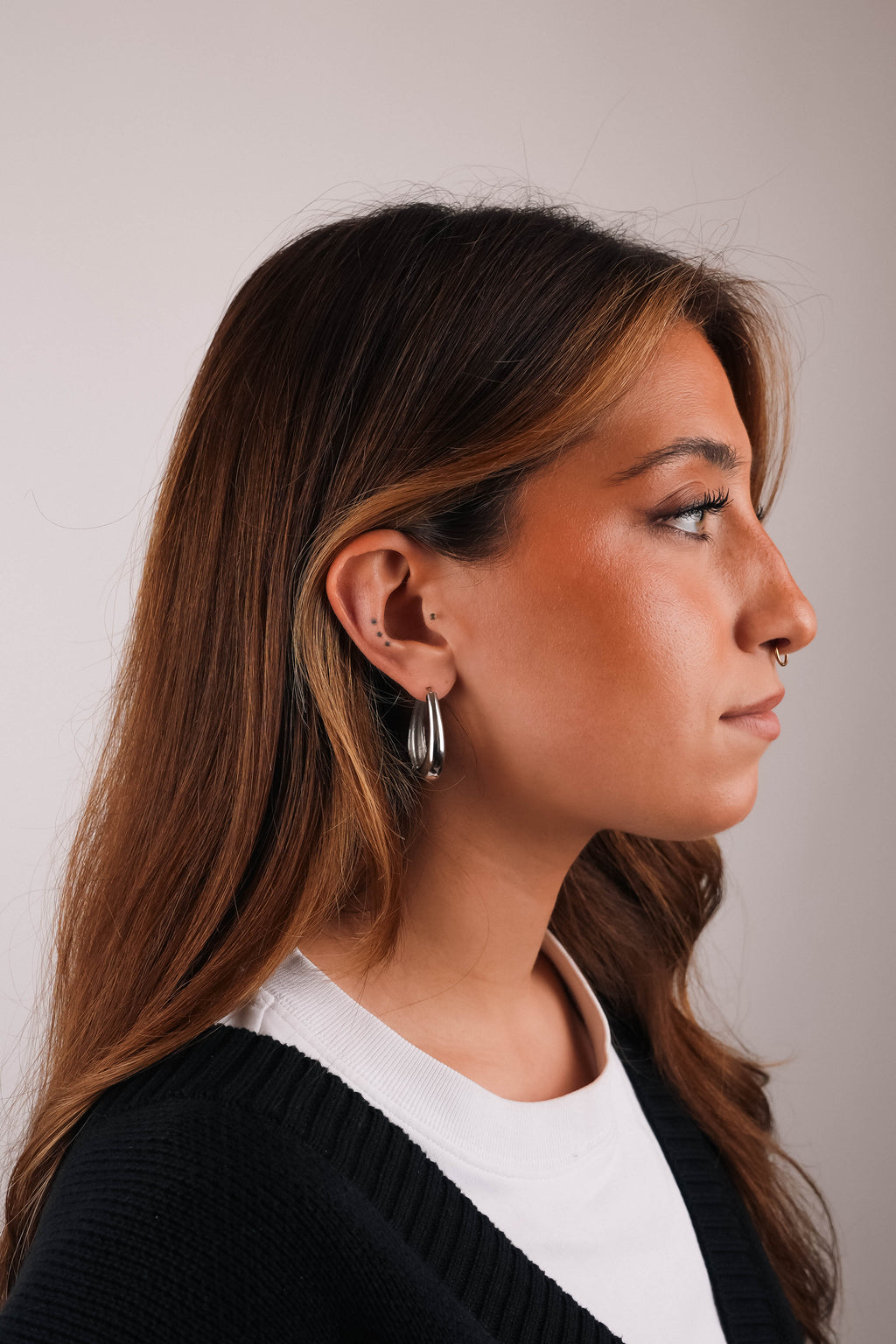 SILVER OVAL EARRING